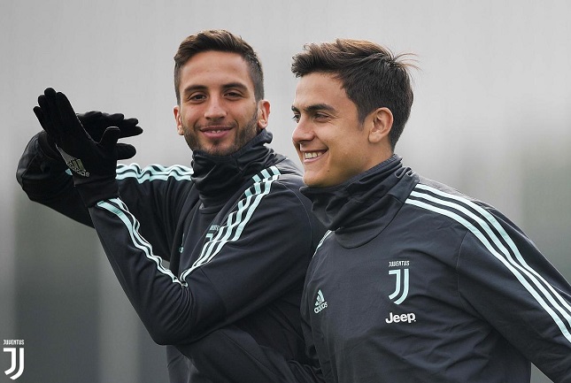 ديبالا و بينتانكور في تدريب اليوفي قبل ليون - Dybala & Bentancur in Juve training before lyon