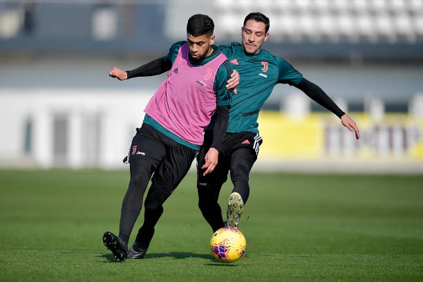 دي تشيليو و حمزة رفيع بتدريب اليوفي قبل لقاء ميلان - Dee Sciglio & Rafia in Juve training before Milan 