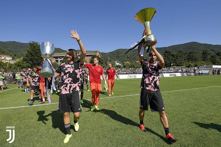 بونوتشي و كيليني مع لقب الدوري الايطالي و كاس السوبر