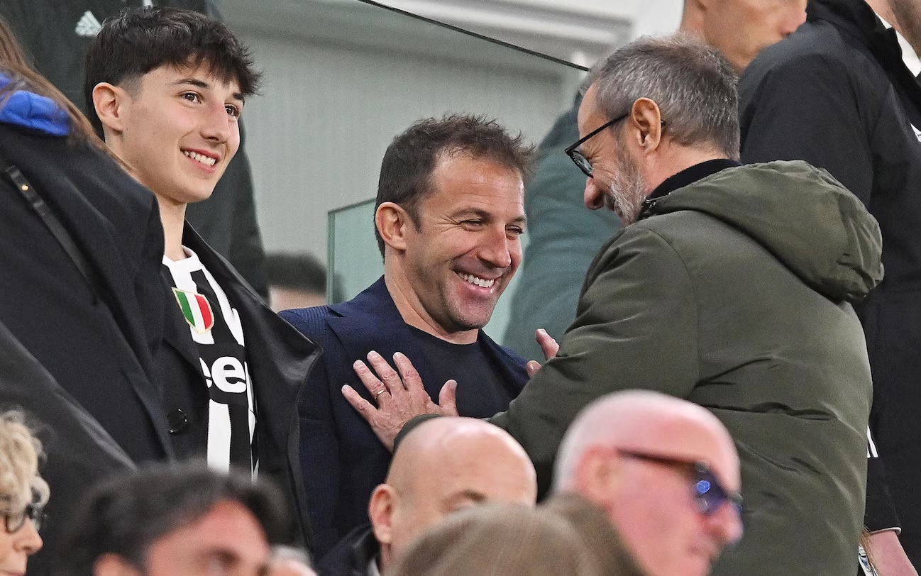 اسطورة يوفنتوس ديل بييرو خلال حضوره مباراة اليوفي و فيرونا 2023 - Alessandro Del Piero attends for Juventus Vs Verona match