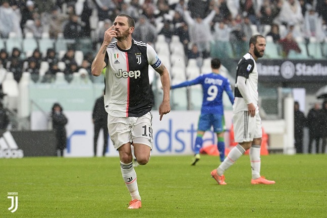 بونوتشي يحتفل بتسجيل الهدف - Bonucci celebrates after scored Juve goal