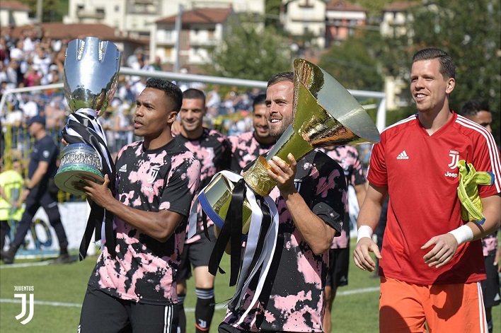Pjanic & Alex Sandro with Serie A & Super Cup