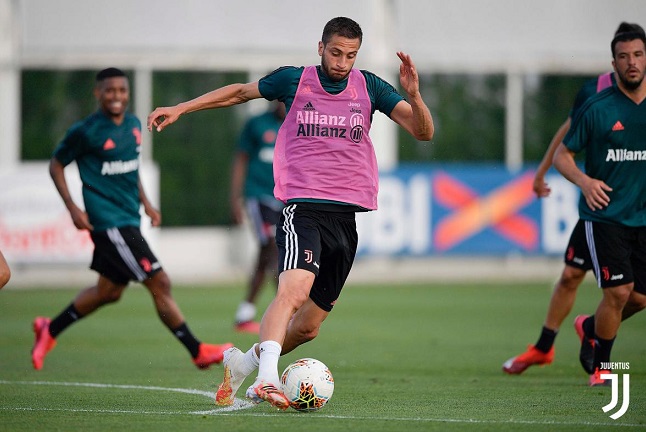 بينتانكور في تدريب اليوفي في يونيو 2020 - Bentancur during Juventus training after coronavirus break