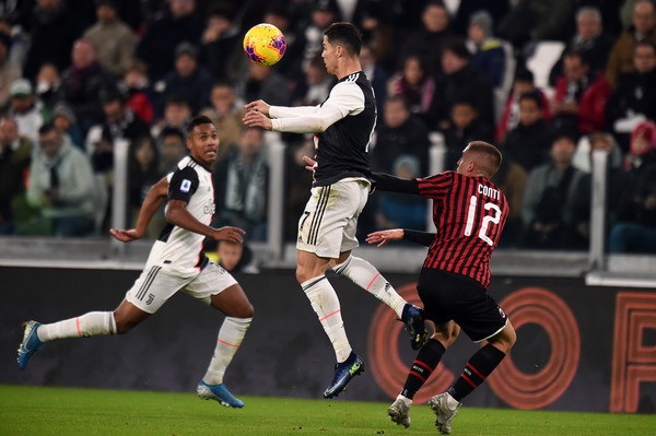 رونالدو امام اندريا كونتي - Cristiano Ronaldo Vs Andrea Conti