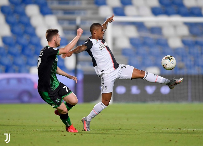 دوغلاس كوستا في مباراة ساسولو يوفنتوس - Douglas Costa in Sassuolo Juventus match