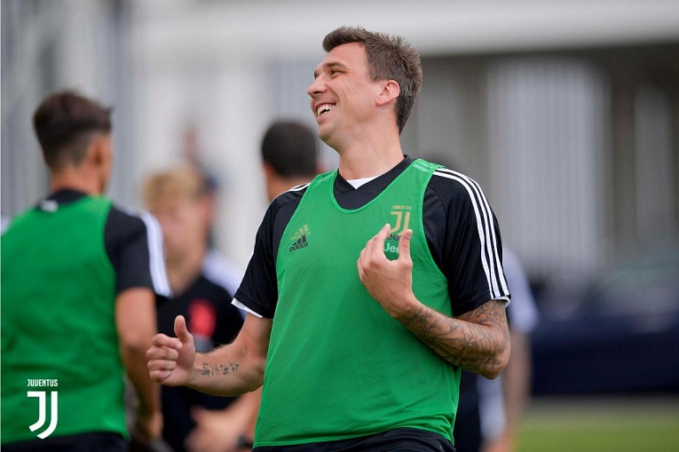 ابتسامة ماندزوكيتش - Mandzukic smiles