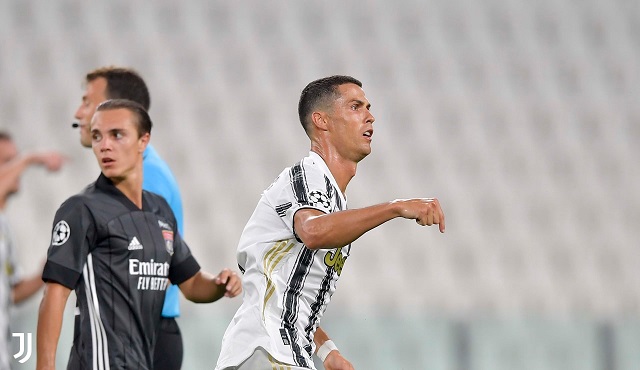 كريستيانو رنالدو يحتفل بهدفه الثاني خلال مباراة يوفنتوس و ليون - Cristiano Ronaldo celebrates after the goal during Juventus lyon match