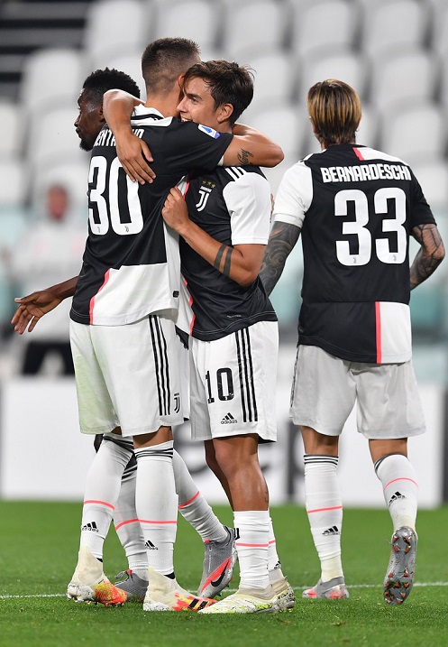 ديبالا يحتفل بهدفه مع بينتانكور في مباراة يوفنتوس و ليتشي - Dybala celebrates with Bentancur after scoring a goal during Juventus Lecce match