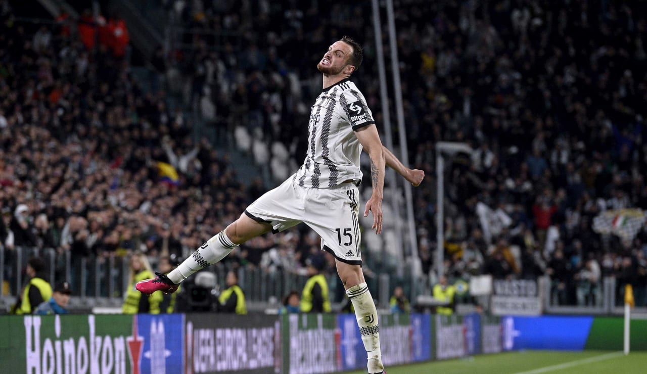 فيدريكو جاتي يحتفل بهدفه خلال مباراة يوفنتوس ضد سبورتينغ لشبونة 2023 - Federico Gatti celebrates after his goal during Juventus match Vs Sporting CP