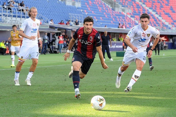 ريكاردو اورسوليني خلال لقاء بولونيا و ليتشي - Orsolini during Bologna match against Brescia