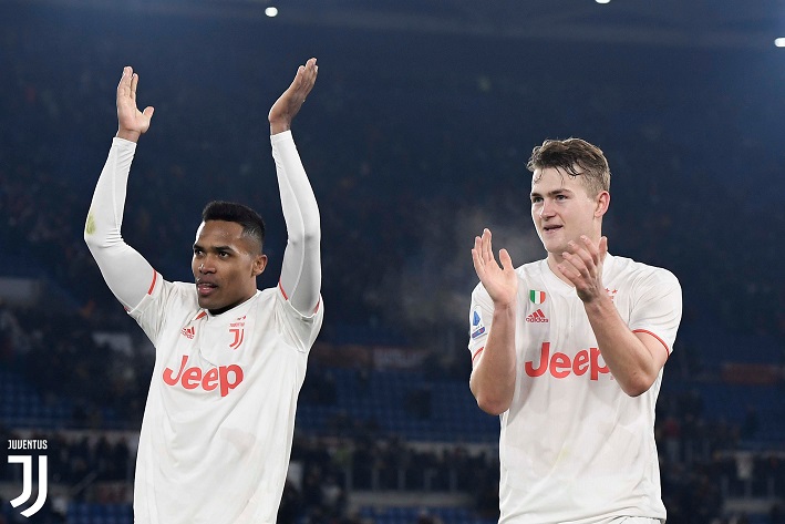 فرحة لاعبي اليوفي دي ليخت و اليكس ساندرو بالفوز ضد روما - Juve players De Ligt & Alex Sandro joy