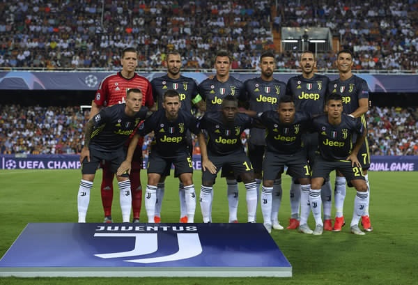 صورة جماعية لليوفي قبل فالنسيا - Juventus starters photo