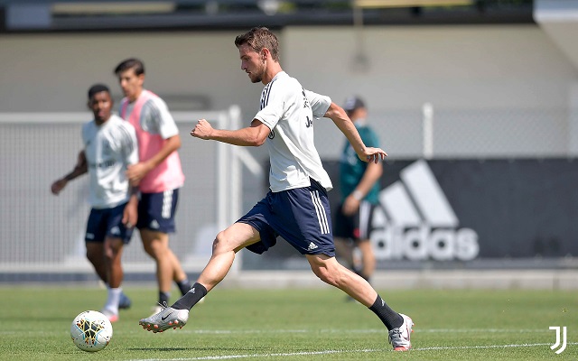 روغاني في تدريب يوفنتوس تحضيراً لـ ليتشي - Rugani in Juve training before Lecce