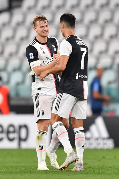 فرحة دي ليخت مع كريستيانو رونالدو بعد مباراة يوفنتوس لاتسيو - Cristiano Ronaldo joy with de Ligt after Juventus Lazio match