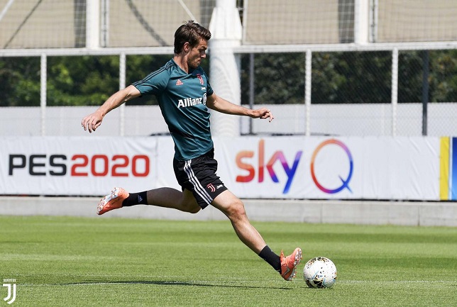 روغاني في تدريبات اليوفي في مايو 2020 - Rugani in juventus training