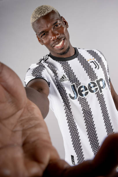 باول بوغبا في عرضه مع قميص يوفنتوس - Pogba show with Juventus shirt #Official 