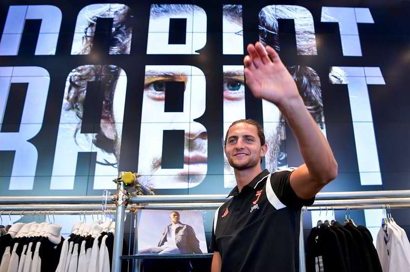 رابيو في متجر اليوفي - Rabiot in Juve Store