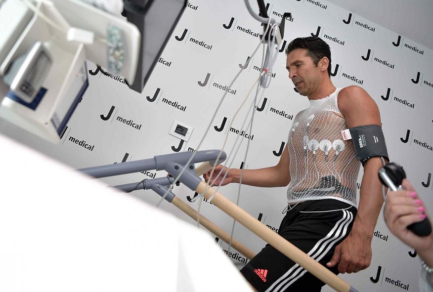 بوفون بالفحوصات - Buffon during Medical Tests