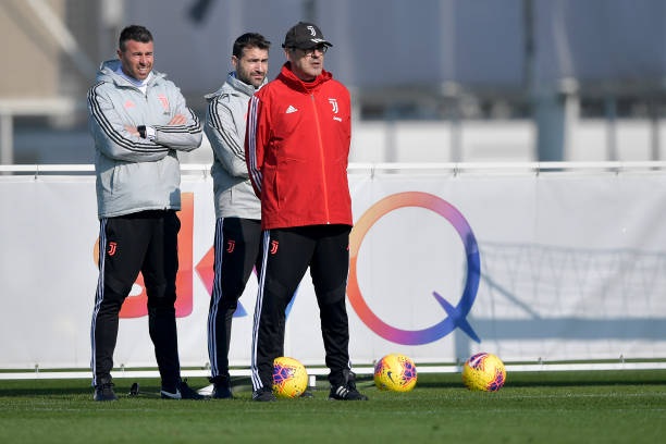 ساري و خلفه بارزالي و رانزاتو في تدريب يوفنتوس - Mr Sarri & Barzagli & Ranzato in Juve training