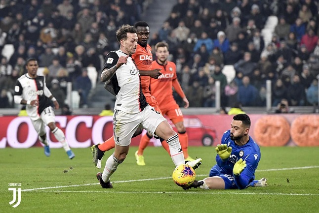 بيرنارديسكي ينال ركلة جزاء لليوفي ضد اودينيزي - Bernardeschi gains Penalty for Juve