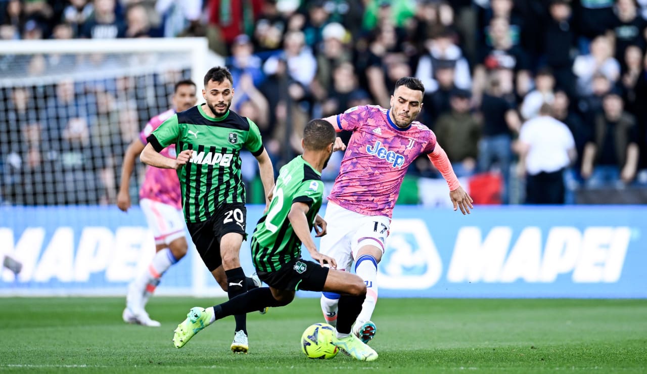 فيليب كوستيتش خلال مباراة يوفنتوس ضد ساسولو 2023 - Filip Kostic during Juventus match Vs Sassuolo