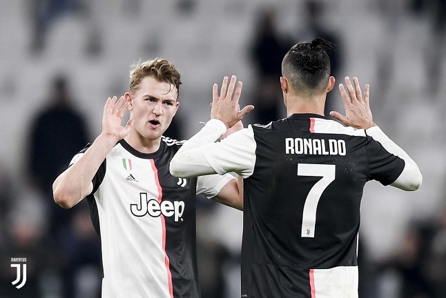 فرحة فوز اليوفي لـ دي ليخت مع رونالدو - De Ligt joy with Ronaldo after JuveParma