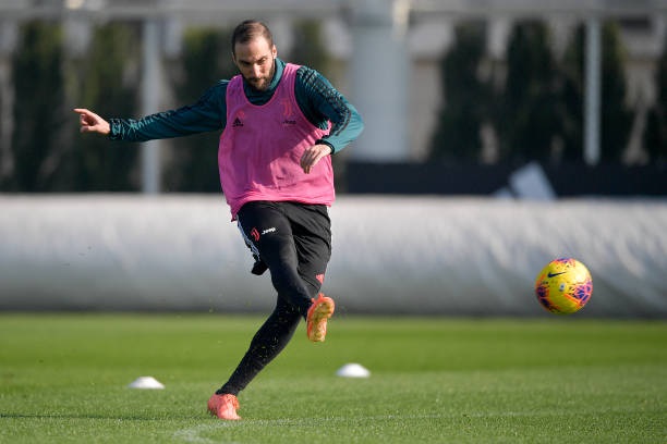 هيغوين في تدريب يوفنتوس قبل لقاء ميلان - Higuain in Juve training before Milan match