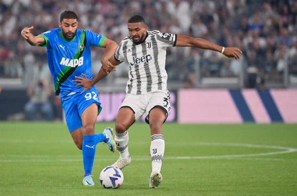 بريمر ضد ديفريل في مباراة يوفنتوس ساسولو - Bremer Vs Defrel during Juventus Sassuolo match