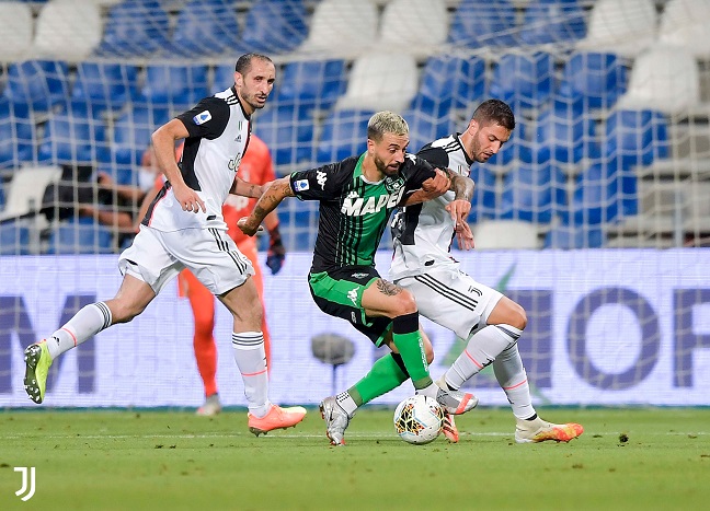 بينتانكور ضد كابوتو في مباراة ساسولو يوفنتوس - Bentancur Vs Chiellini in Sassuolo Juventus match