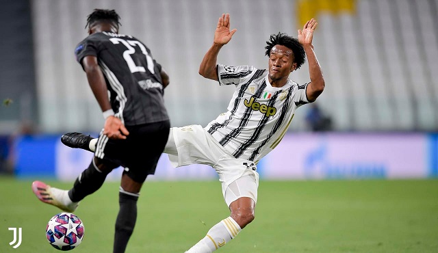 كوادرادو خلال مباراة يوفنتوس و ليون - Cuadrado during Juventus lyon match