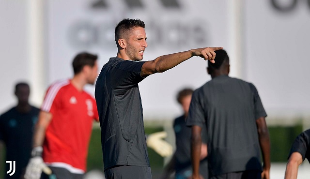 بينتانكور خلال تدريب يوفنتوس قبل لقاء ليون - Bentancur during Juve training for lyon match