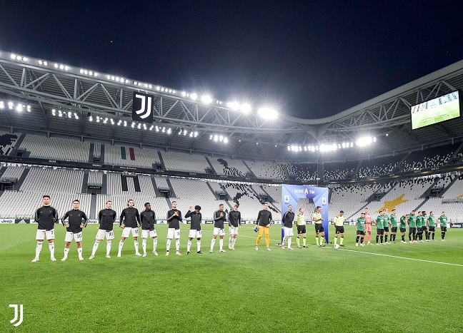 فريقي اليوفي و اتلانتا يدخلان الأليانز ستاديوم قبل المباراة - Juventus Atalanta enter Allianz Stadium