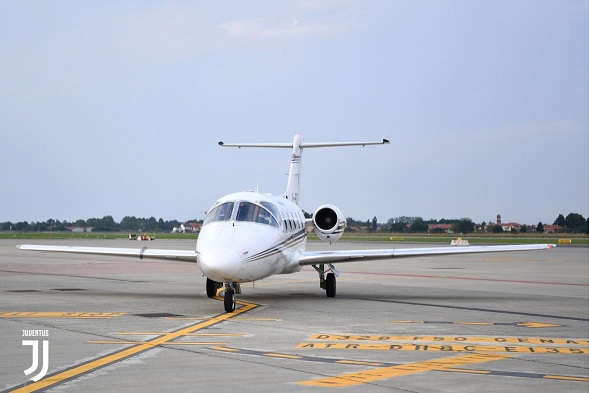 طائرة ساري تصل تورينو - Sarri plane in Torino