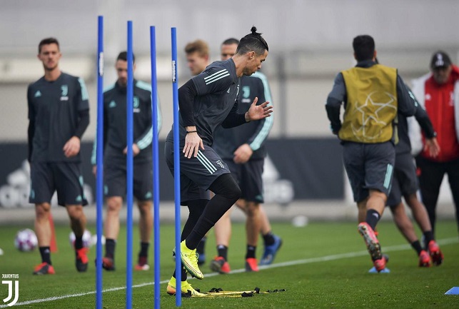 كريستيانو رونالدو في تدريب اليوفي قبل ليون - Cristiano Ronaldo in Juve training before lyon