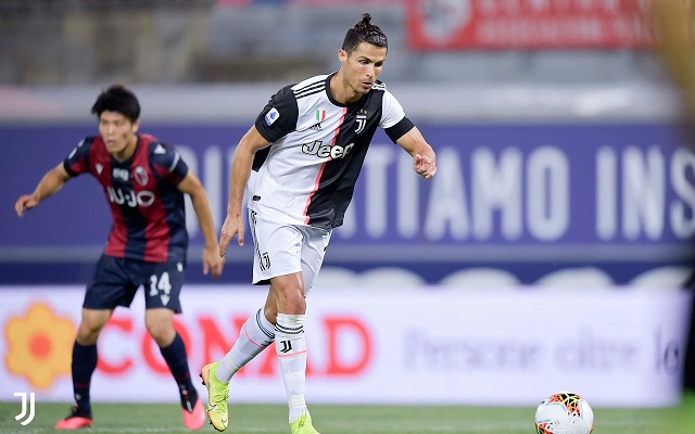 كريستيانو رونالدو يسجل من ركلة جزاء في مباراة بولونيا يوفنتوس - Cristiano Ronaldo scores a goal during Bologna Juventus match