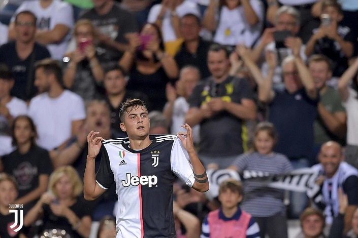 ديبالا يحتفل بهدفه - Dybala