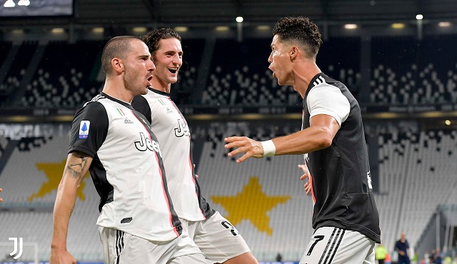 فرحة كريستيانو رونالدو مع بونوتشي و رابيو في مباراة يوفنتوس لاتسيو - Ronaldo celebrates with Bonucci & Rabiot during Juventus Lazio match